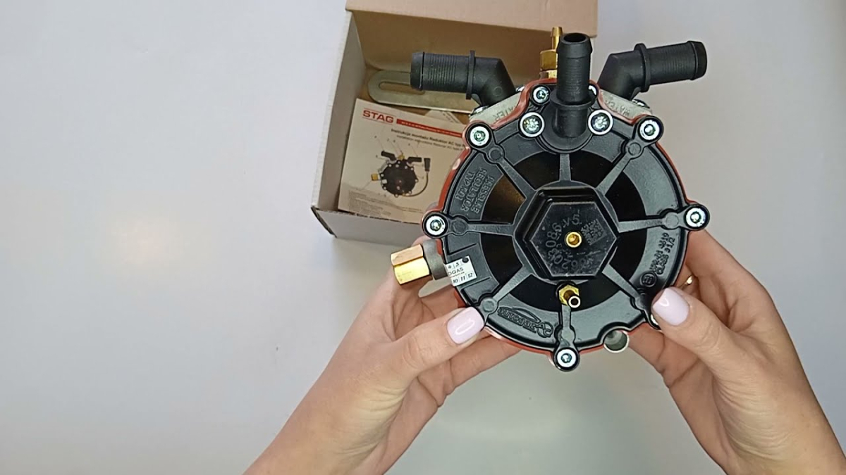 Редуктор STAG R01 пропан бутан до 150 л.с. 110 кВт с ЭМК газа AC STANDARD